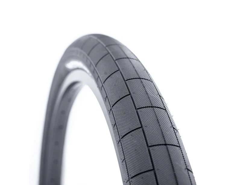 Demolition Momentum II Tire 26″x2.40 - Black Wall